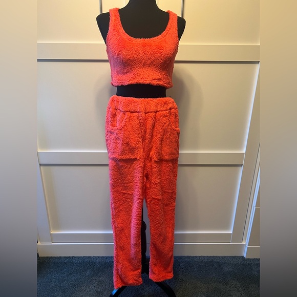 Fuzzy 3 Piece Loungewear Set Size S NWOT - Picture 3 of 7